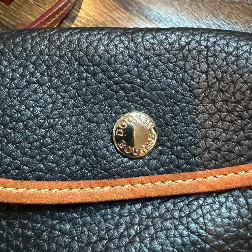 LIKE NEW - Dooney & Bourke Black Leather Wristlet - Picture 2 of 4